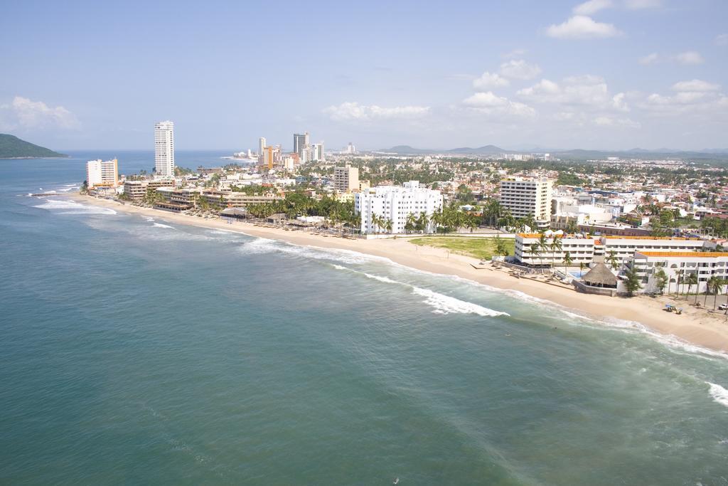 Las Flores Beach Resort Mazatlán Extérieur photo