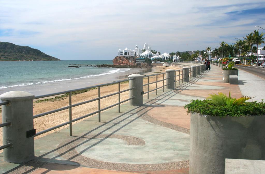 Las Flores Beach Resort Mazatlán Extérieur photo
