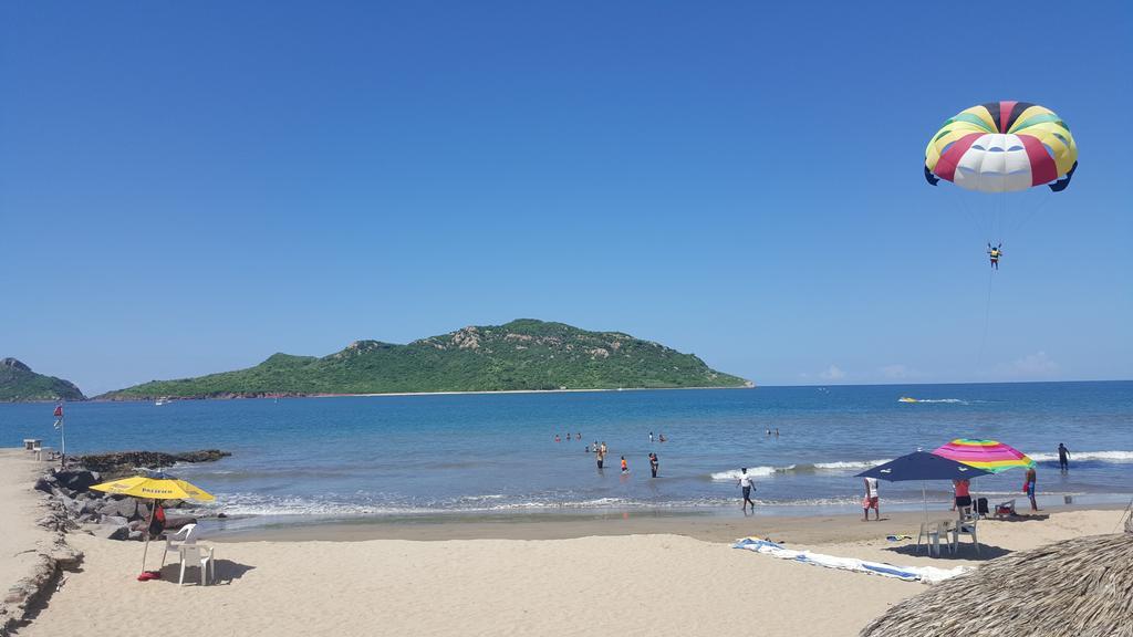 Las Flores Beach Resort Mazatlán Extérieur photo