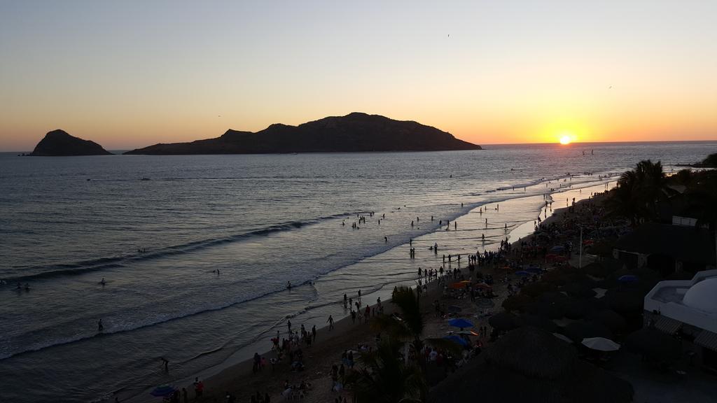Las Flores Beach Resort Mazatlán Extérieur photo